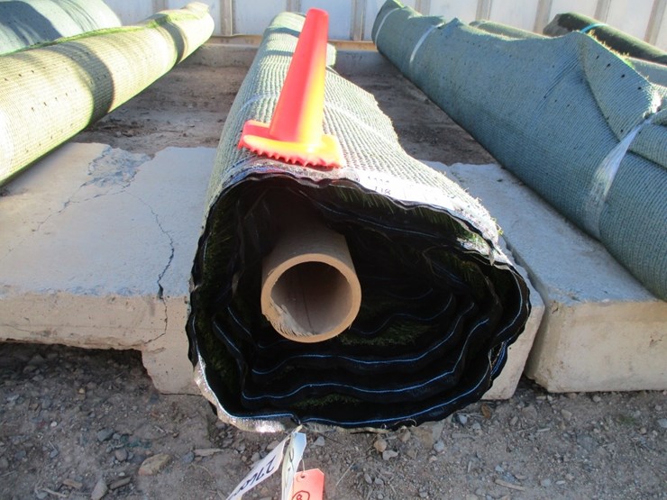 unused-roll-of-artificial-turf-image-3