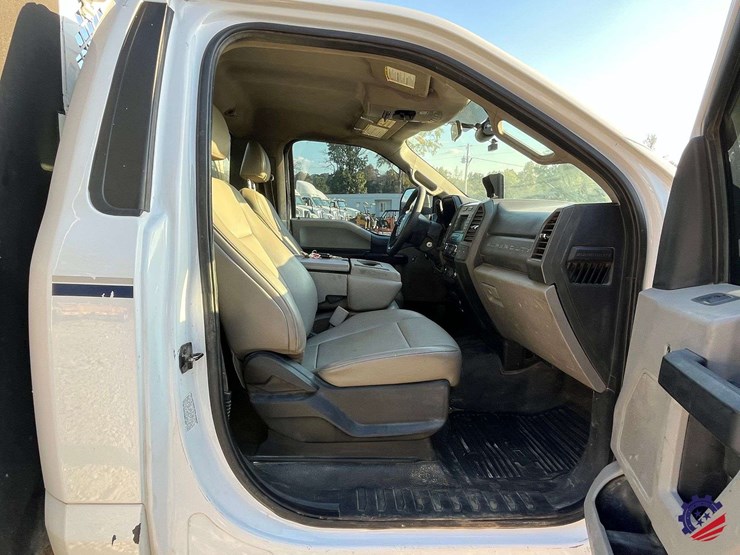 2017-ford-f550-xl-image-62