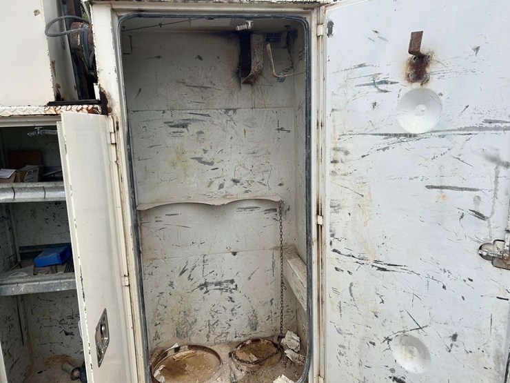 2000-ford-f650-image-42