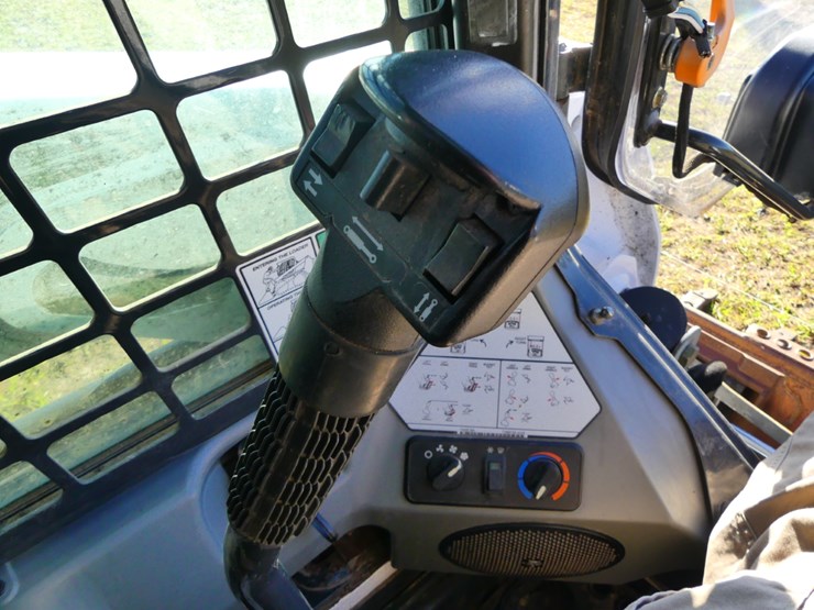 2017-bobcat-s550-image-15