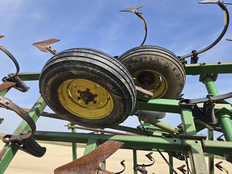 33-john-deere-33-image-9