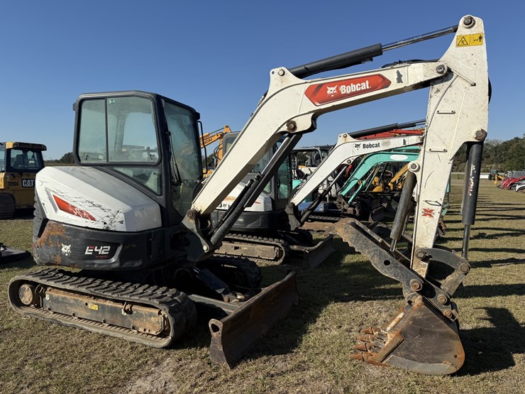 2021-bobcat-e42-image-1