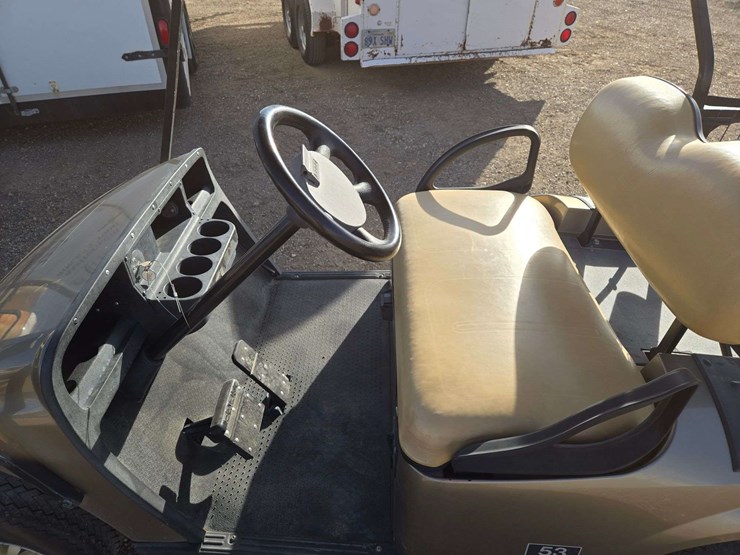 2017-e-z-go-txt-elite-lithium-golf-cart-image-11