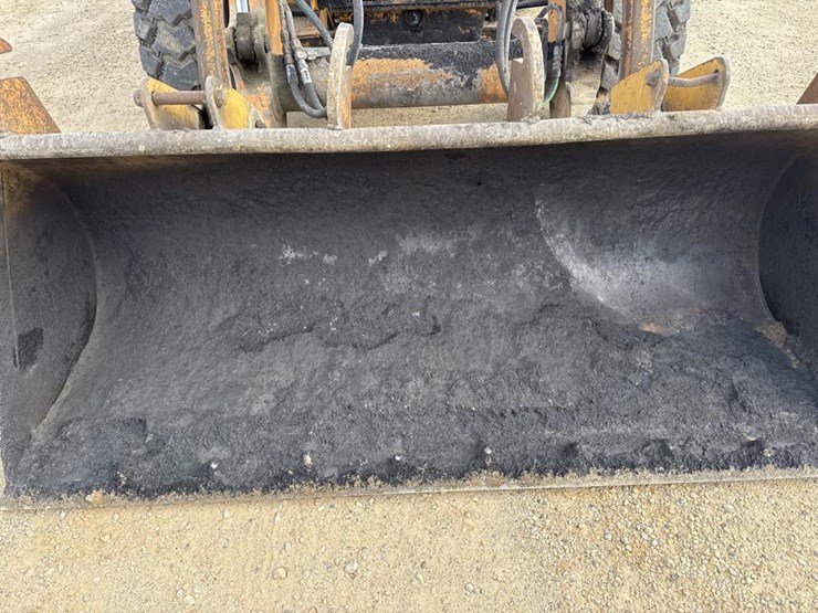 2008-case-570l-xt-image-26