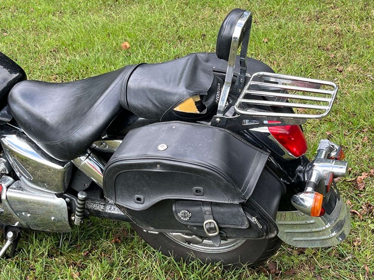 1998-honda-vt1100c3-shadow-aero-motorcycle-image-18