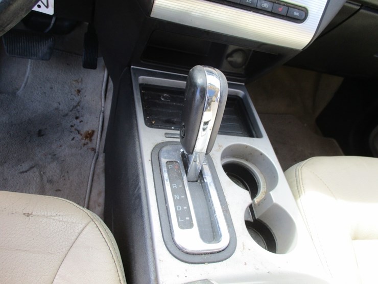 2010-ford-edge-sel-image-10