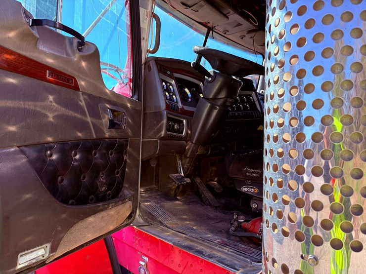 2007-kenworth-t800-image-58