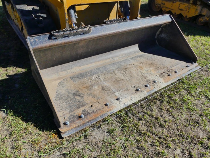 2022-caterpillar-259d3-image-12