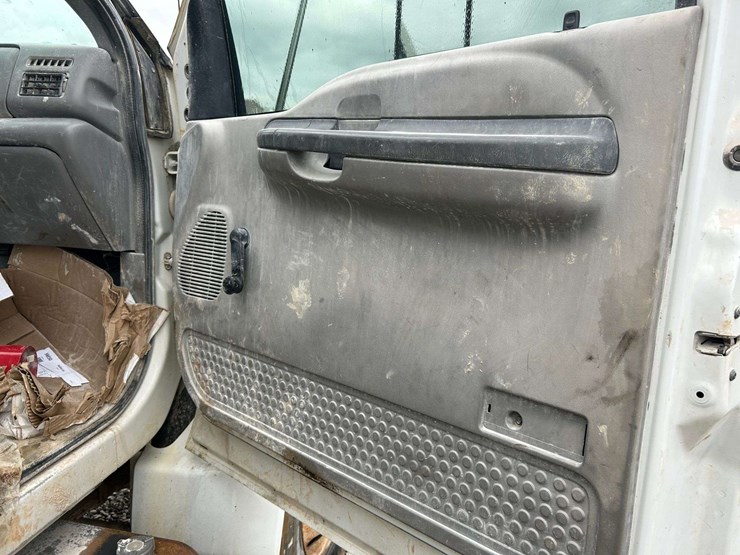 2000-ford-f650-image-51