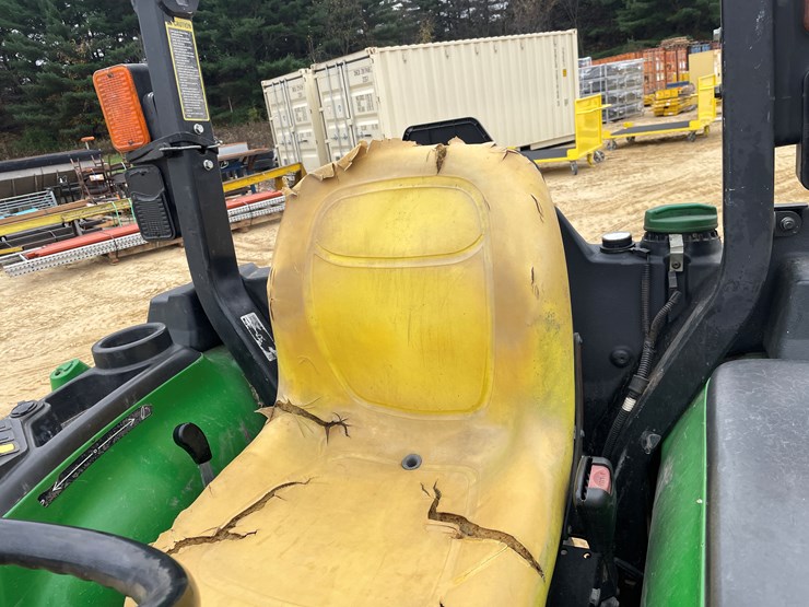 john-deere-3032e-image-47