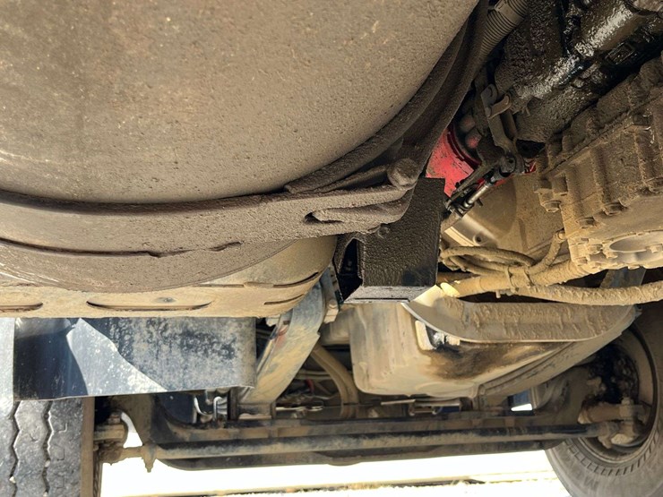 2020-freightliner-122sd-image-33