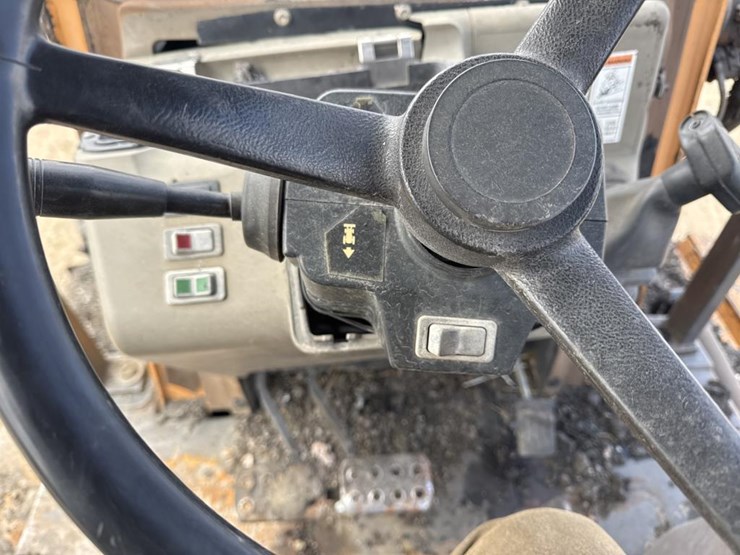 2007-case-570m-xt-image-32