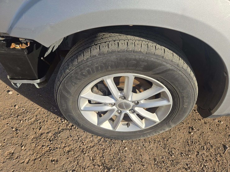 2013-dodge-journey-sxt-image-8