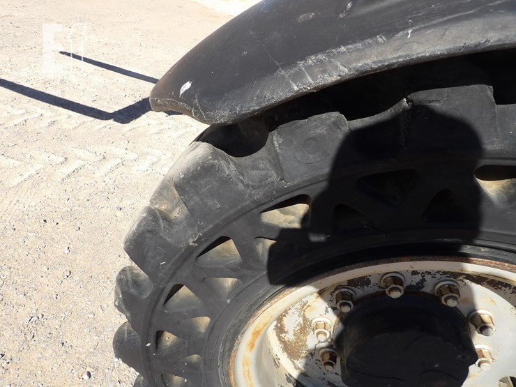 caterpillar-tl642-image-14