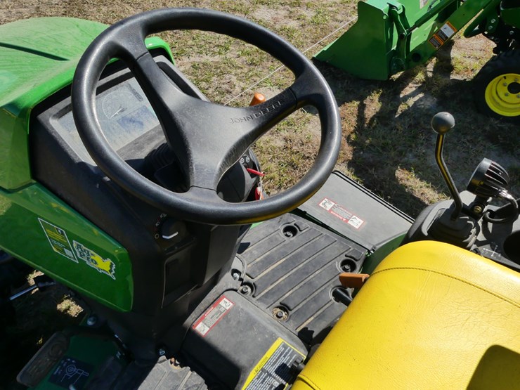 2025-john-deere-1025r-image-12