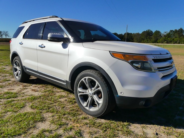2012-ford-explorer-image-1