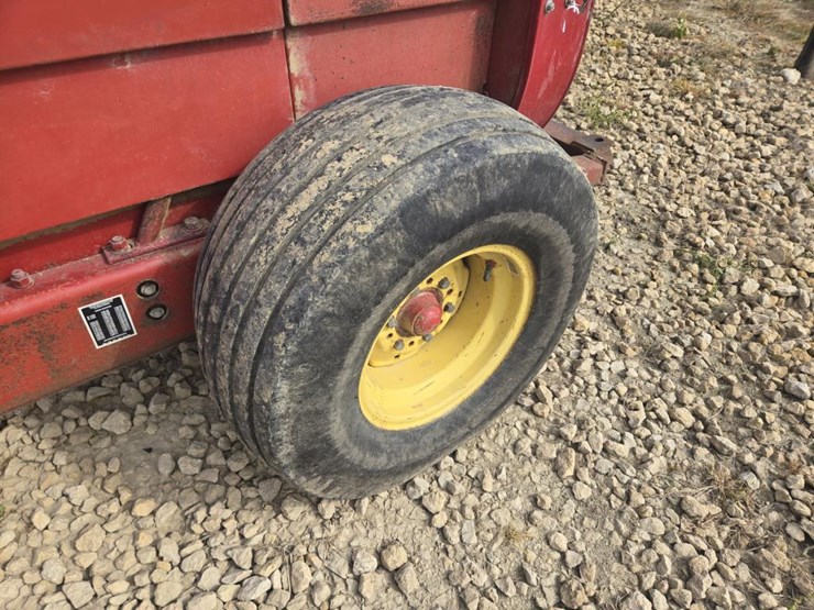 new-holland-900-image-4