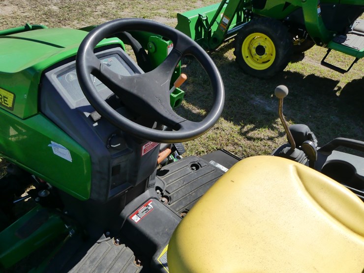 2018-john-deere-1025r-image-12