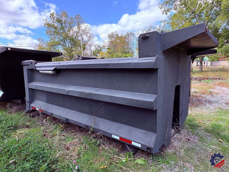16'-dump-body-with-high-lift-gate-image-7
