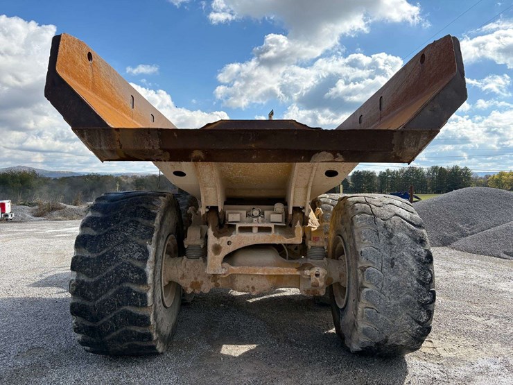 2006-caterpillar-740-image-22