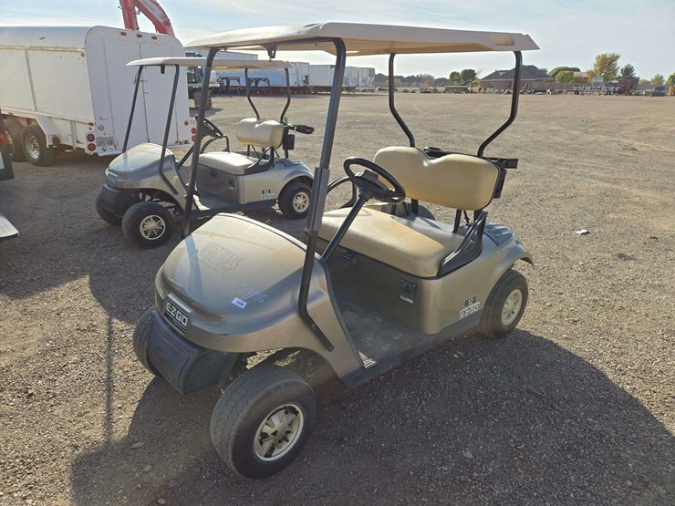 2017-e-z-go-txt-elite-lithium-golf-cart-image-1