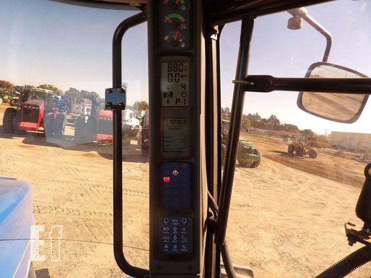 new-holland-t9040-image-33