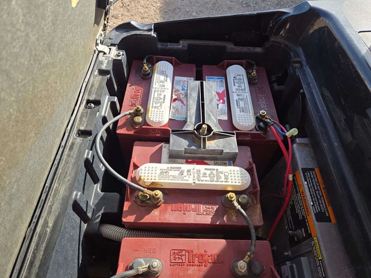 2012-club-car-precedent-golf-cart-image-13