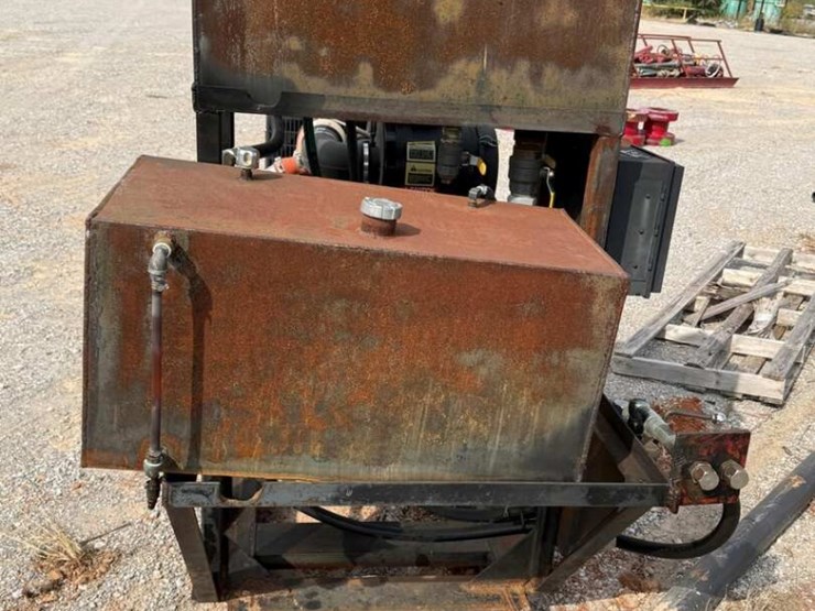 john-deere-4045hf285-image-4