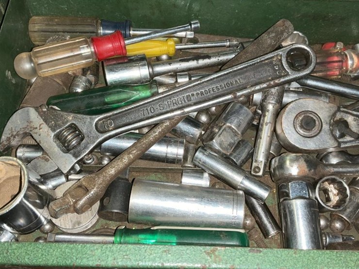 #108-•-miscellaneous-sockets,-wrenches,-and-assorted-tools-image-18