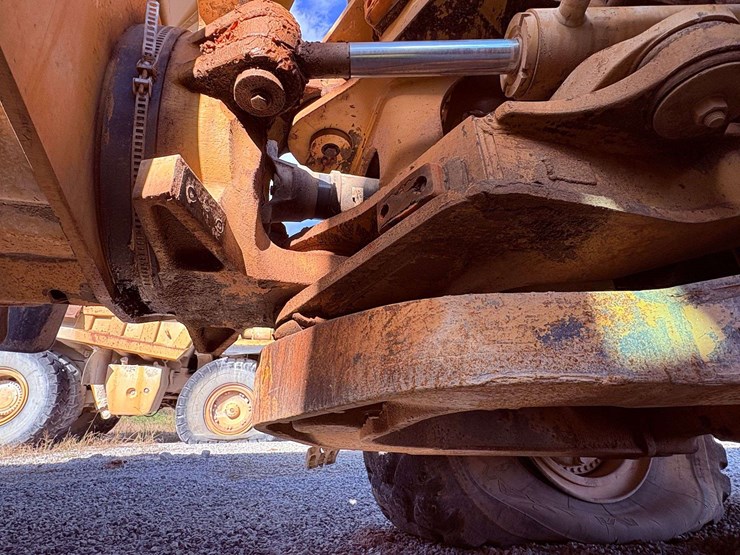 2007-caterpillar-740-image-36