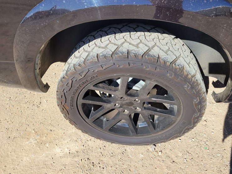 2016-ram-1500-laramie-image-21