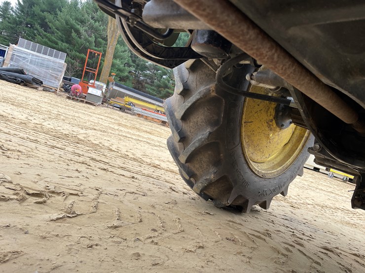 john-deere-3032e-image-43