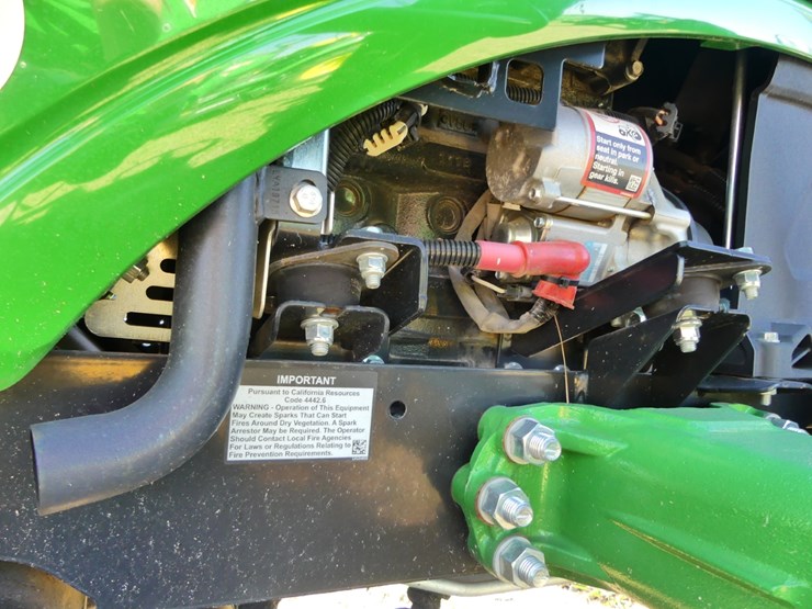 2022-john-deere-1025r-image-10