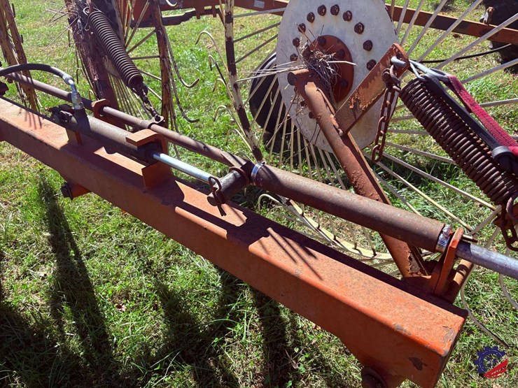 enoagricola-rossi-rt7-9-9-wheel-hay-rake-image-11