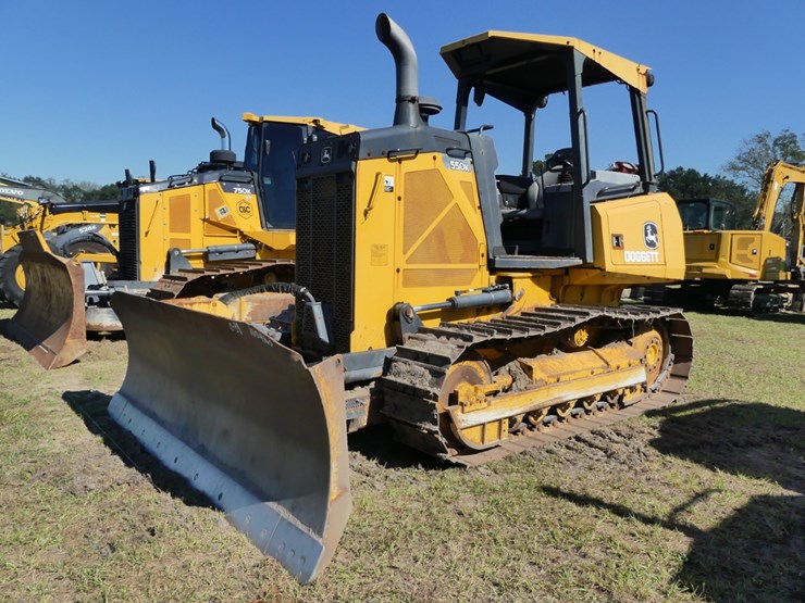 2019-deere-550k-image-1