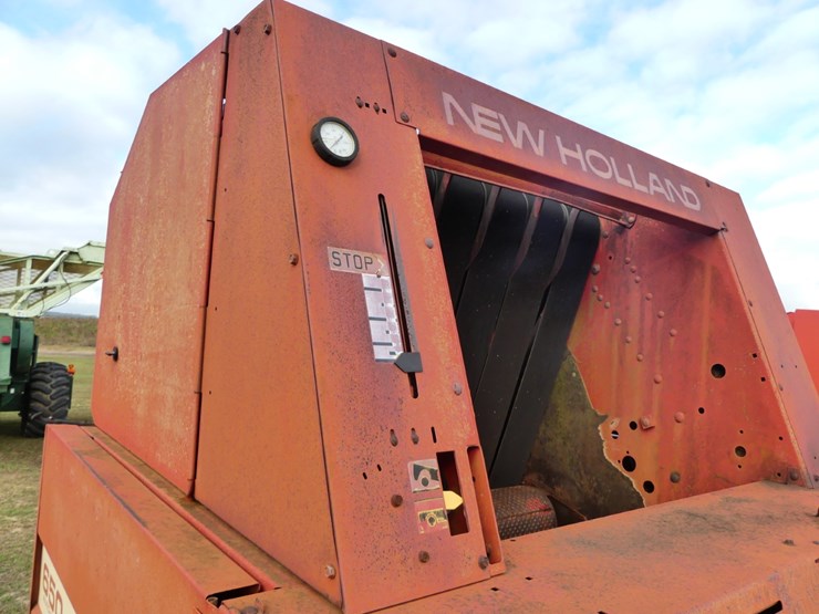 new-holland-650-image-12