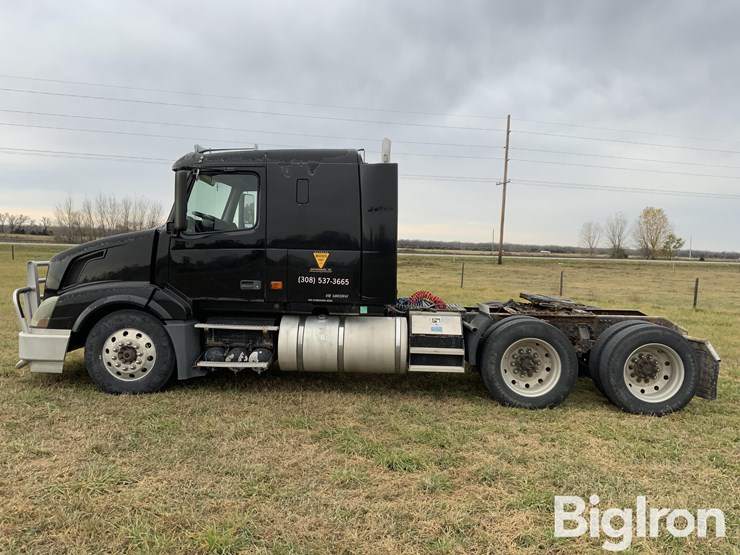 2006-volvo-t/a-truck-tractor-image-8