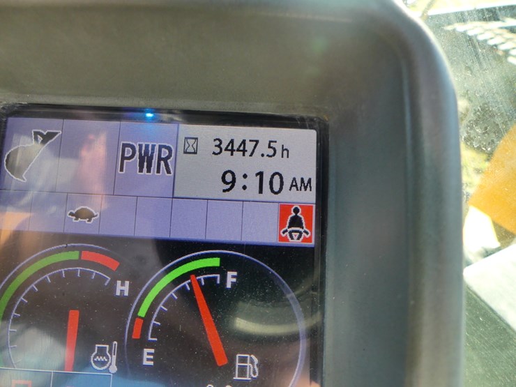 2018-deere-85g-image-18