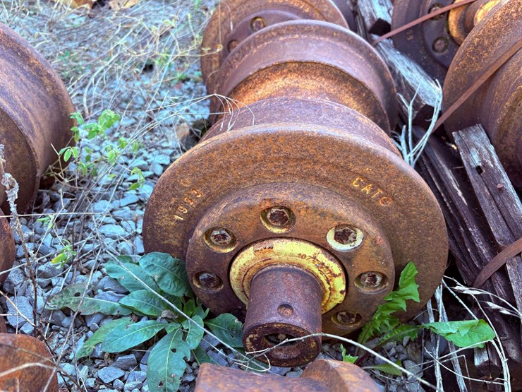 caterpillar-375-image-3