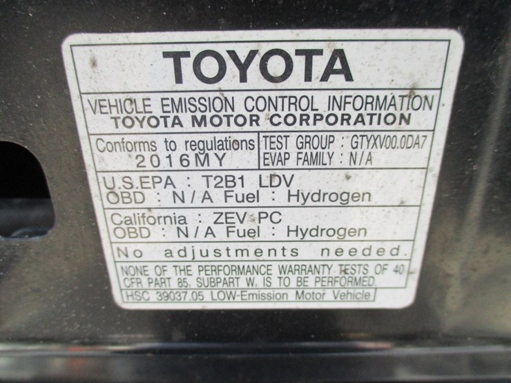 2016-toyota-mirai-sedan,-image-6