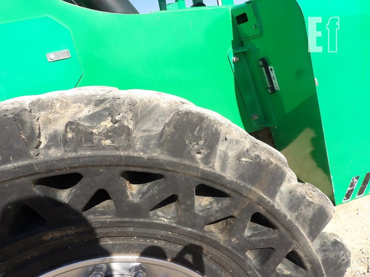 2017-sky-trak-10042-image-15