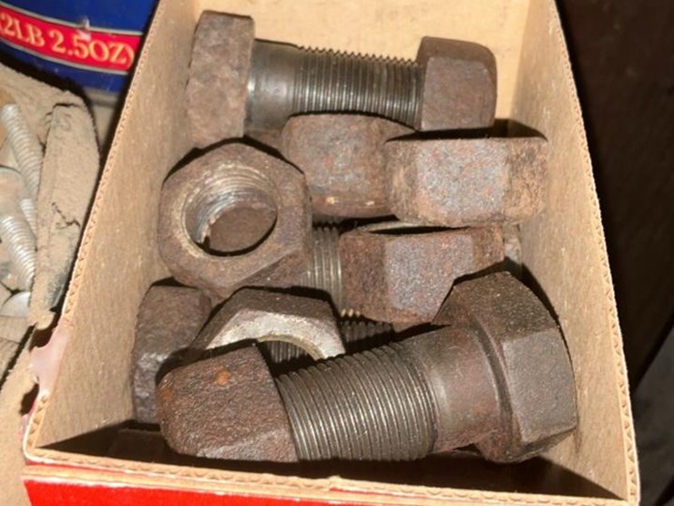 #770-•-parts-rack-of-nuts,-bolts,-washers-and-more-image-9