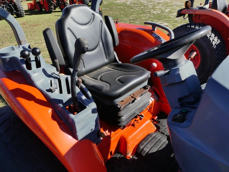 2016-kubota-l4760-image-10