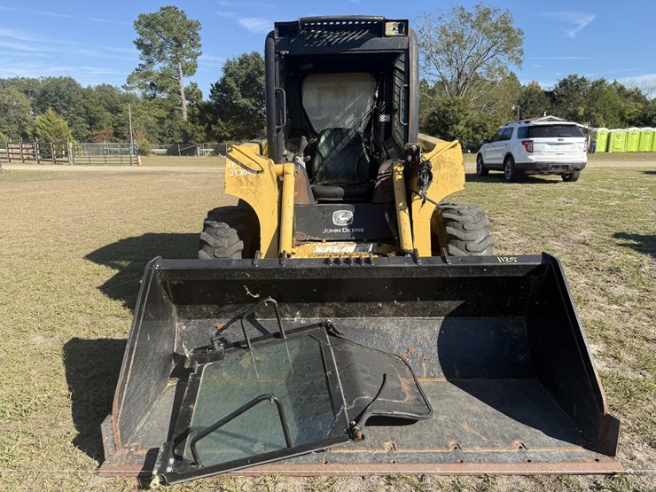 2008-deere-320-image-6