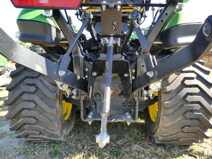 2022-john-deere-1025r-image-5