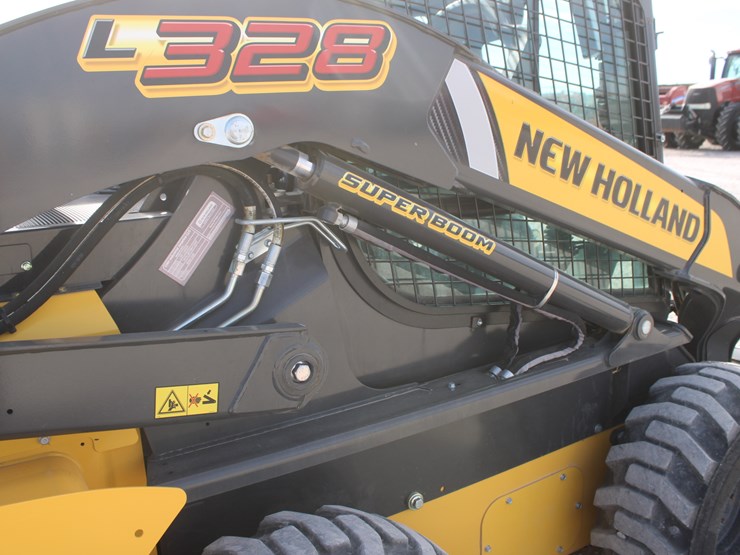 2023-new-holland-l328-image-27