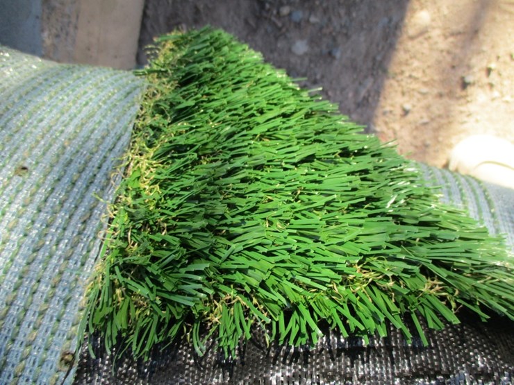 unused-roll-of-artificial-turf-image-4