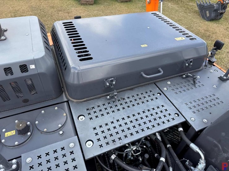 2024-develon-dx200lc-7-image-9