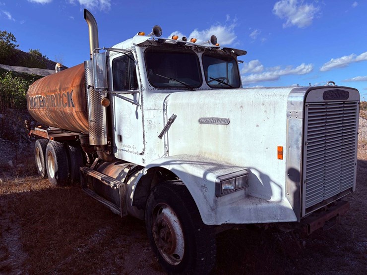 freightliner-t/a-water-truck-image-39