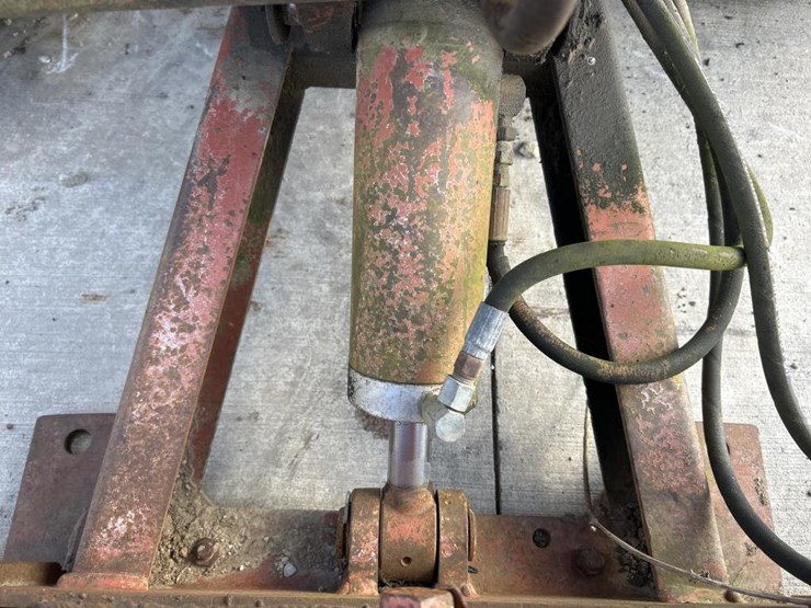 ditch-witch-2300-image-11